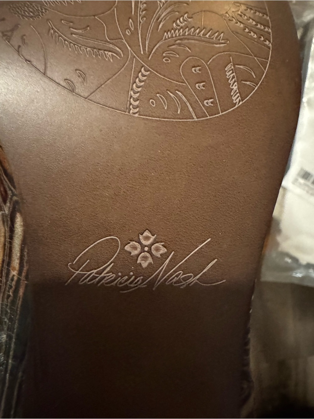 New Patricia Nash shoes embossed tooled leather floral detailing metal metallic - Picture 7 of 8